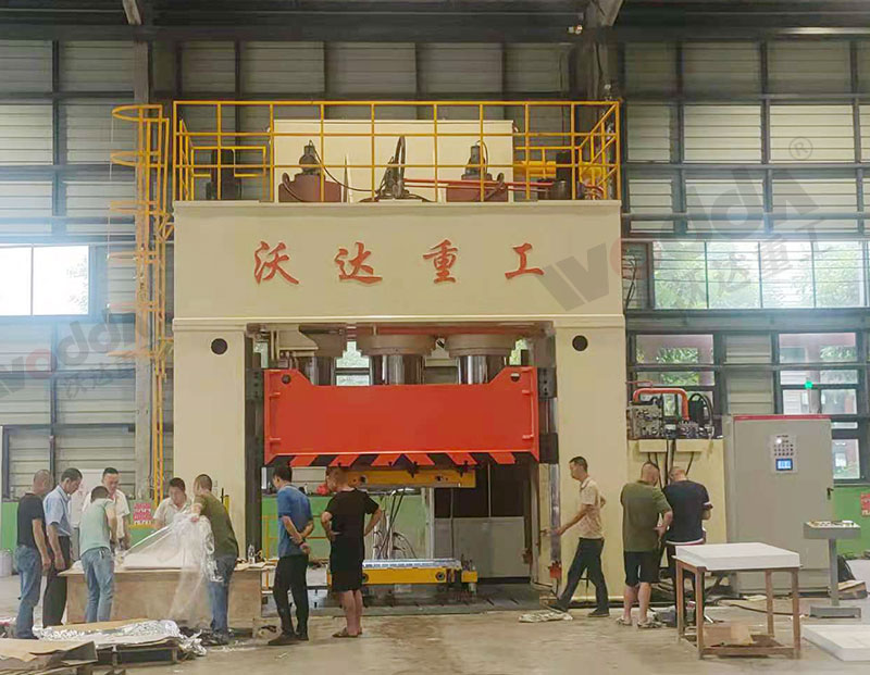 2000吨框架式液压机客户现场 2000吨框架式液压机客户现场